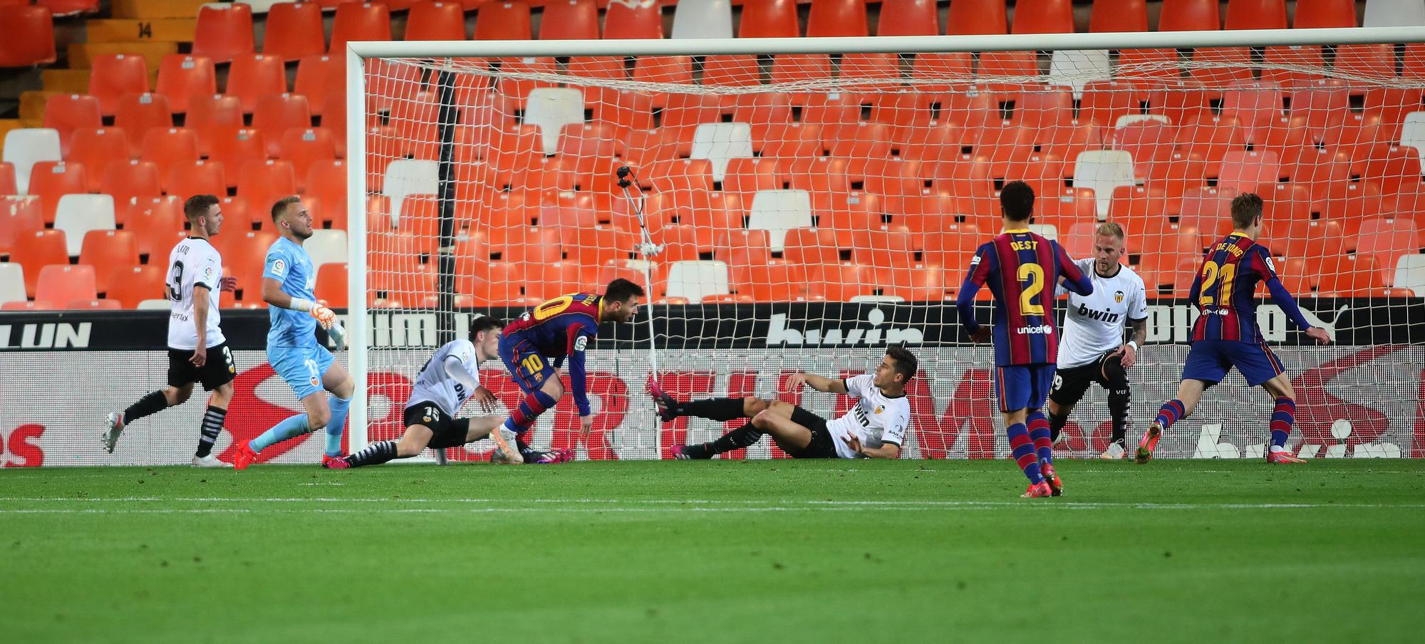 Todas las imágenes del partido entre el Valencia CF y el Barcelona