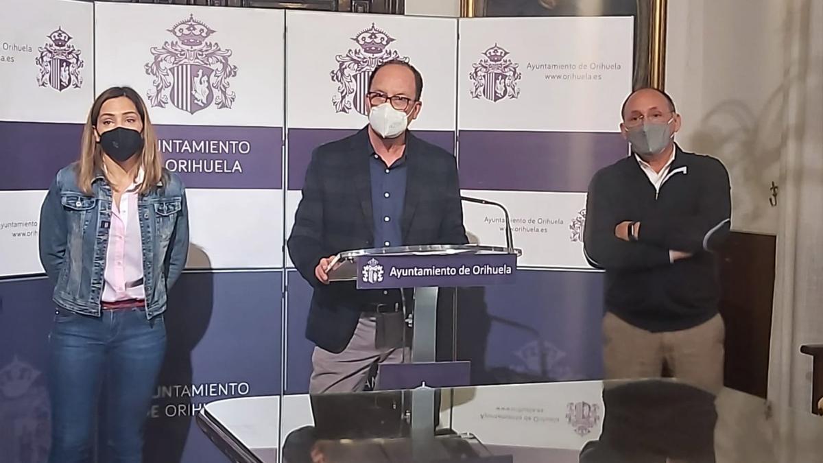 Galindo, Bascuñana y Almagro atienden a los medios de comunicación.