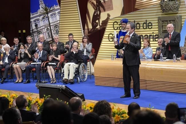 Entrega de Honores y Distinciones del Cabildo de ...