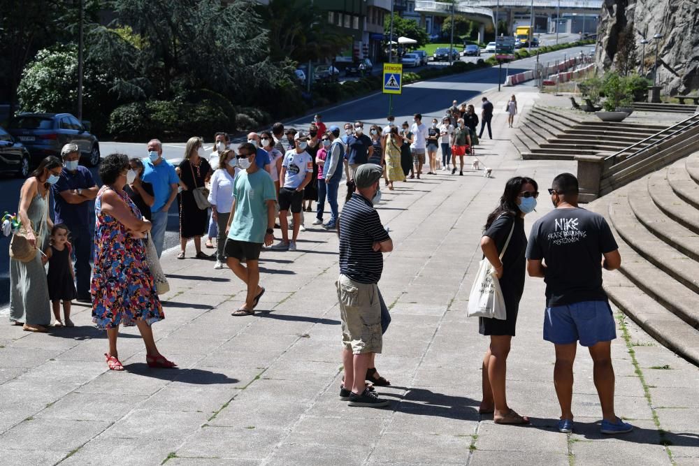 Colas en los colegios electorales de A Coruña