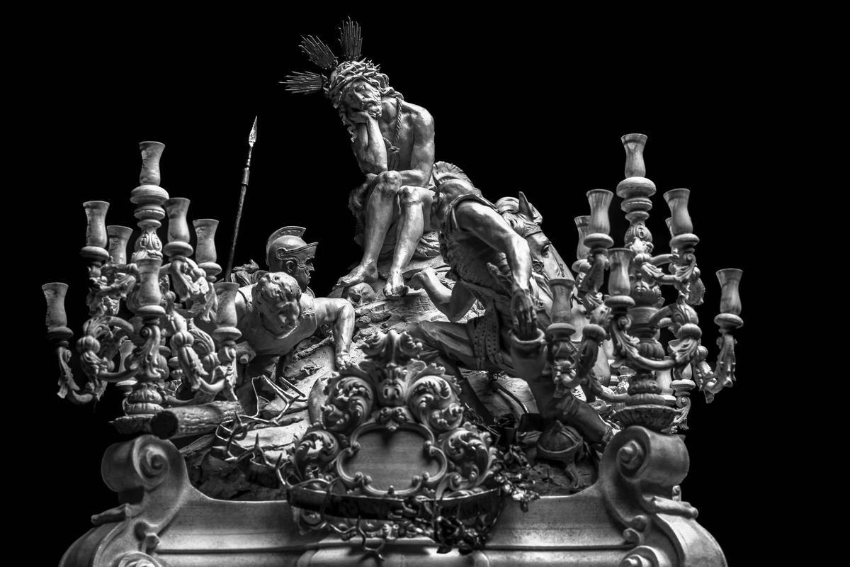 Imagen frontal de la maqueta en barro de Ruiz Montes para el futuro misterio de Humildad y Paciencia.