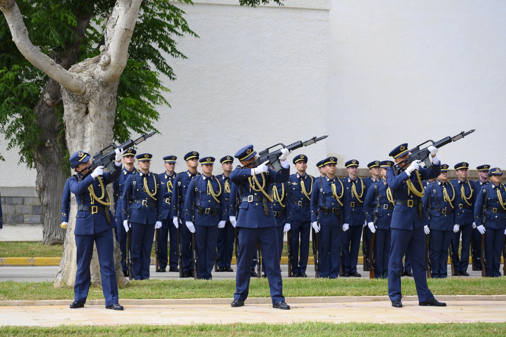 Las imágenes de la visita del rey Felipe VI en la Academia General del Aire de San Javier