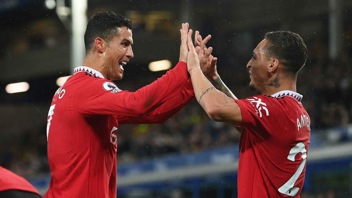 Cristiano Ronaldo celebra su gol junto a Anthony