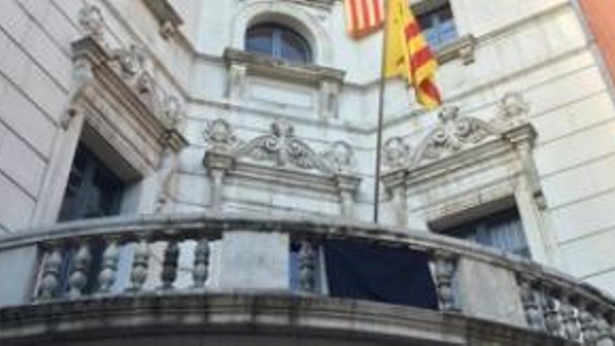 Bandera negra a l&#039;ajuntament de Berga