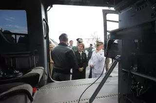 EN IMÁGENES: Así fue la visita institucional a los barcos de guerra que están en Gijón por el Día de las Fuerzas Armadas