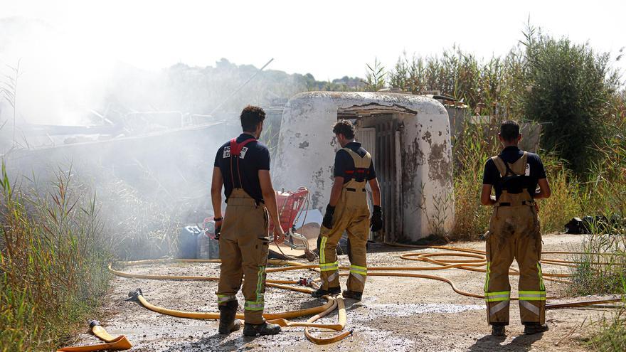 Un incendio destruye una infravivienda en ses Feixes de Talamanca