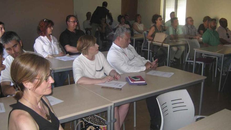 Empresarios y emprendedores, durante la jornada de trabajo del proyecto celebrada en la ciudad. Foto