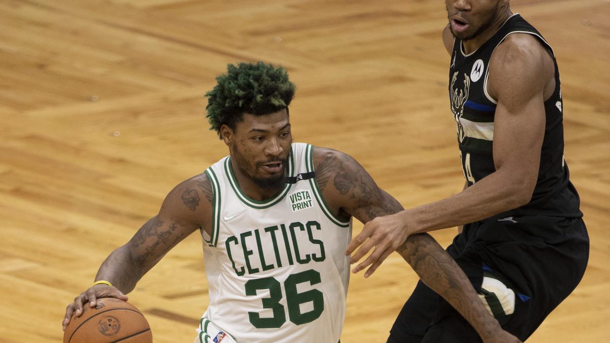 Marcus Smart, de los Celtics, en acción