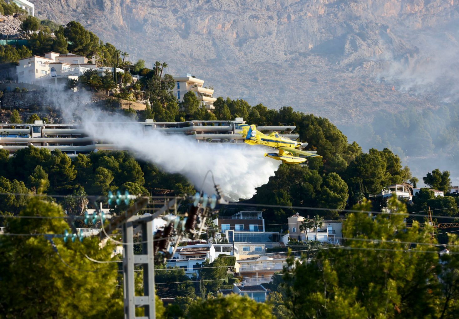 Estas son las imágenes del incendio de Altea Hills y el Mascarat