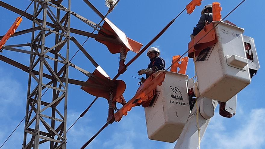 Endesa duplicarà enguany les feines de manteniment sense interrompre el servei