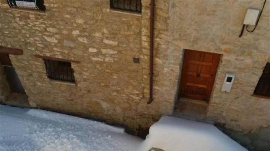 Castellfort sigue bajo la nieve