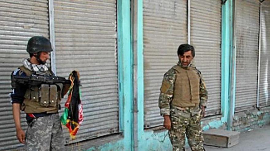 Cadàver al mig del carrer a Kunduz