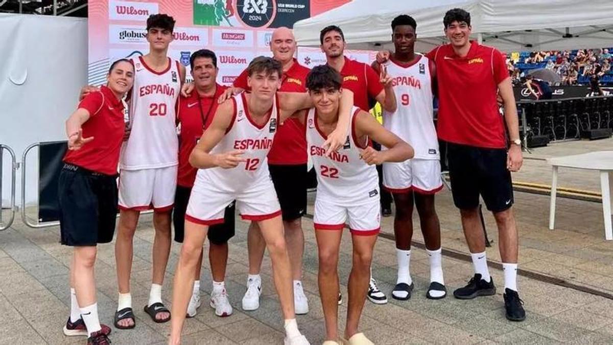 Los mallorquines Adrián Torres, Álex Huguet y Michael Enabulele durante el mundial de Baloncesto 3x3 sub-18.