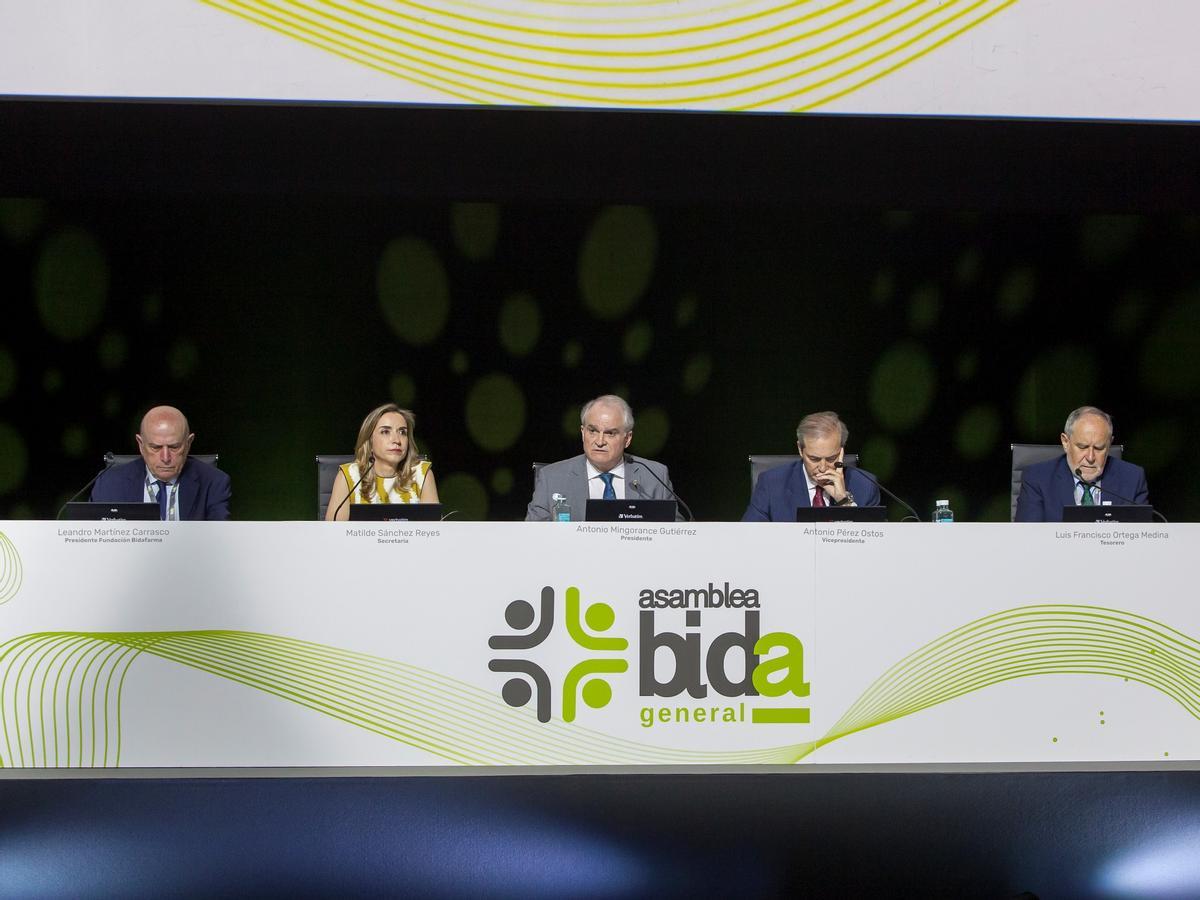 De izquierda a derecha, Leandro Martínez Carrasco, presidente de la   Matilde Sánchez Reyes, secretaria de Bidafarma; Antonio Mingorance Gutiérrez, presidente de Bidafarma; Antonio Pérez Ostos, vicepresidente de Bidafarma; y Luis Francisco Ortega, tesorero de Bidafarma.