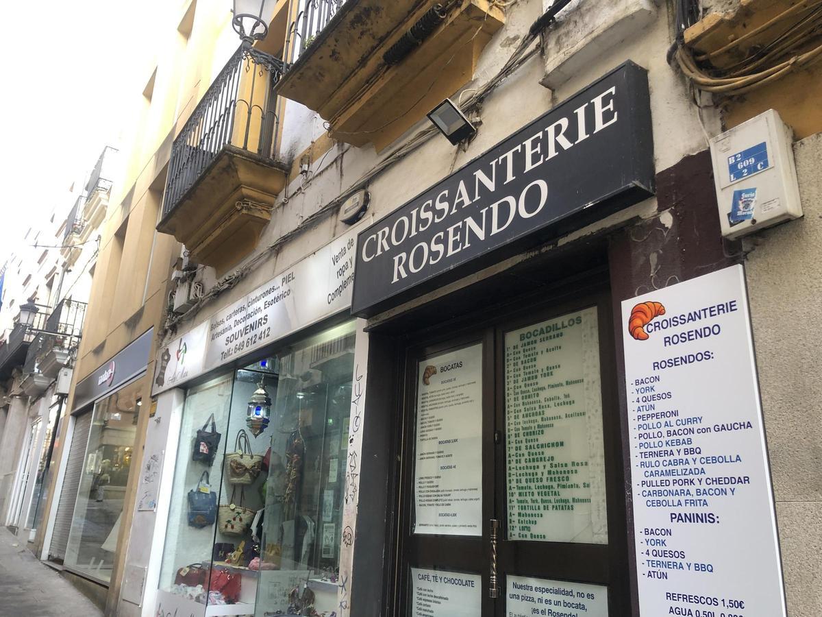 Fotogalería: Un paseo por la calle Pintores de Cáceres