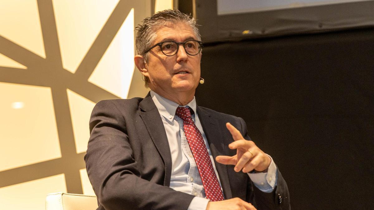 Diálogos para el Desarrollo con Fernando Trías de Bes y Begoña Villacís.