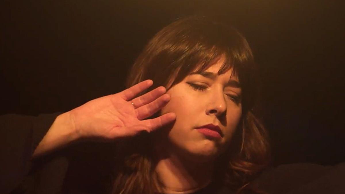 Chloé Bird, en el videoclip.