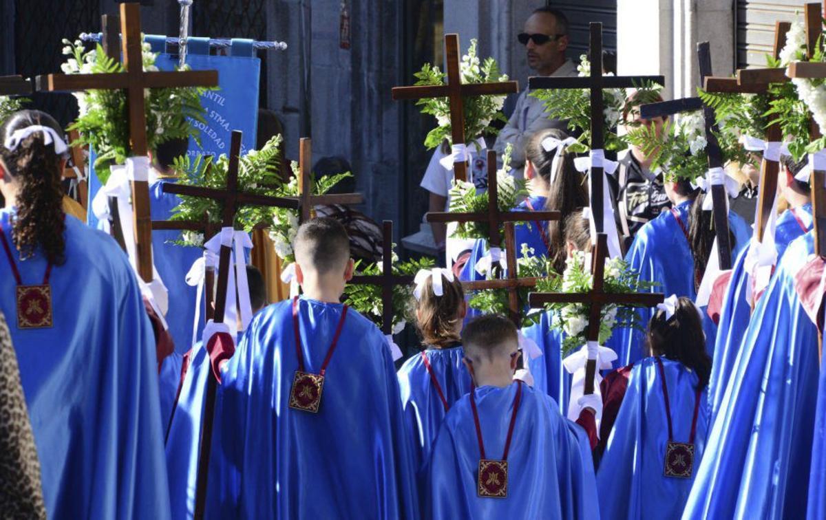 Muestras de religiosidad en las celebraciones de ayer en Cangas. | G.NÚÑEZ