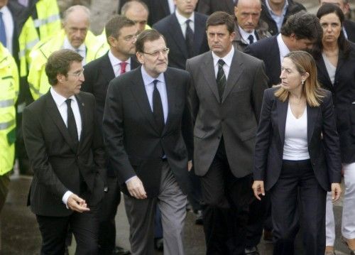 Mariano Rajoy visita junto a Ana Pastor y Alberto Núñez Feijóo el lugar del siniestro.