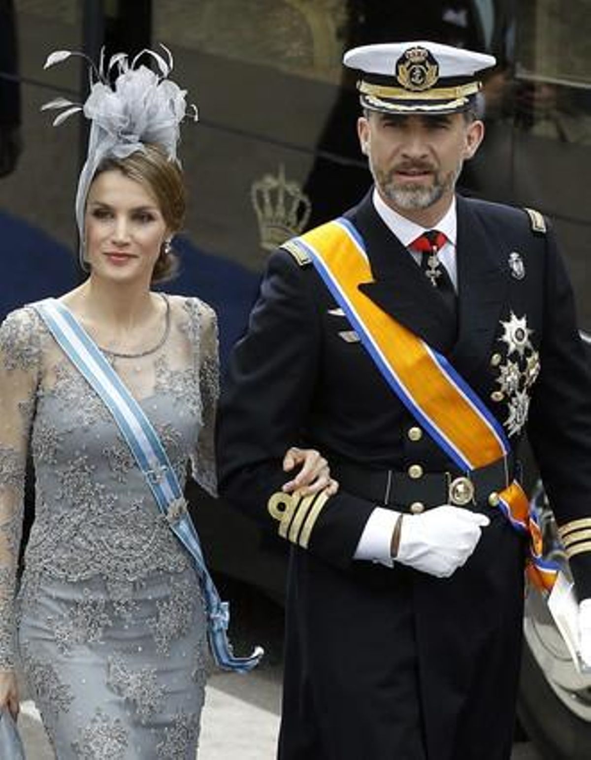 Els prínceps d’Astúries, Felip de Borbó i Letizia Ortiz, a l’arribar a Nieuwe Kerk d’Amsterdam.