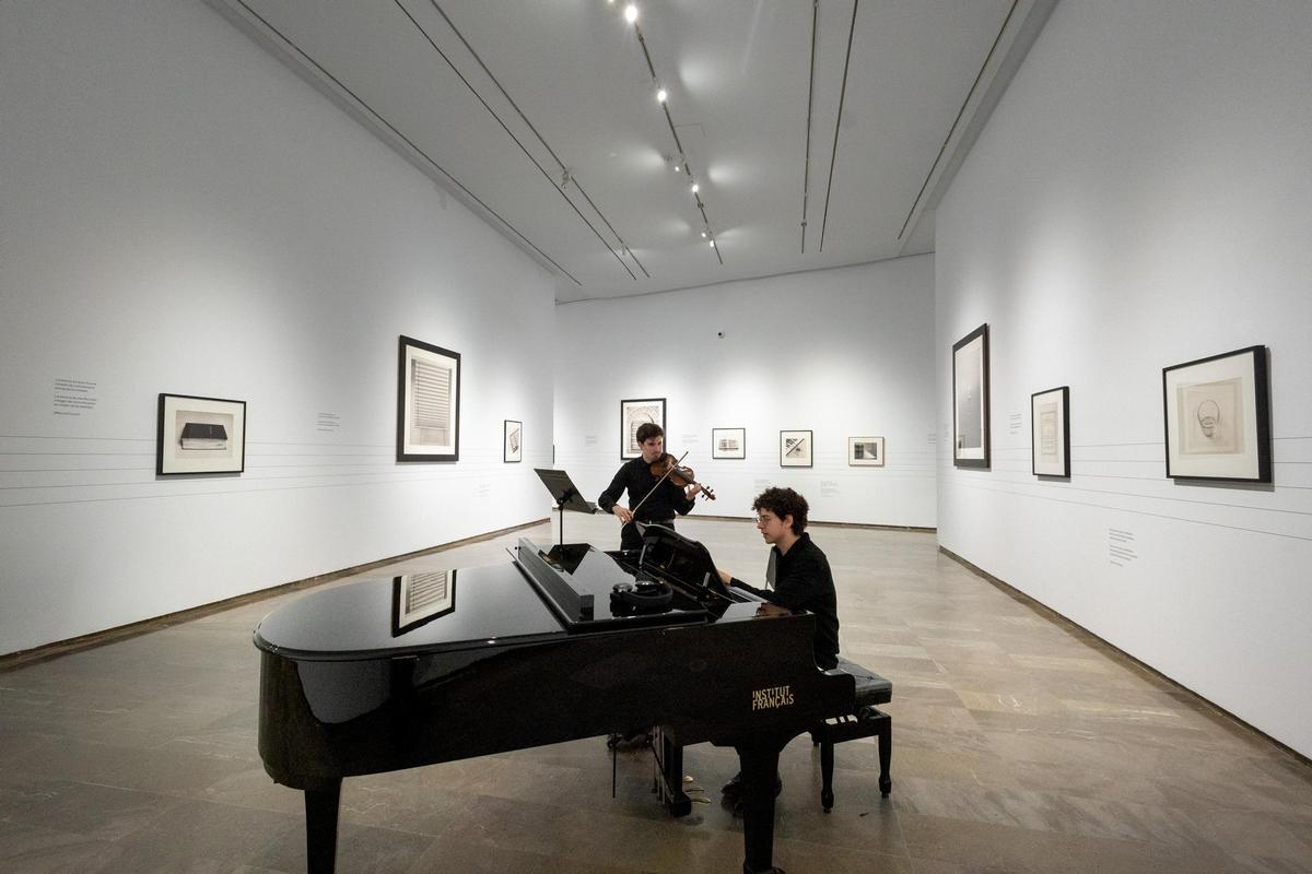 El día 18 tendrá lugar el concierto de clausura de la exposición ‘Chema Madoz. Letra y compás’ a las 19.00 horas.