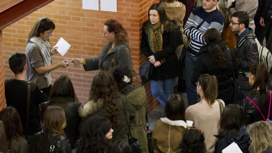 La Generalitat convocará 863 plazas de empleo público este año