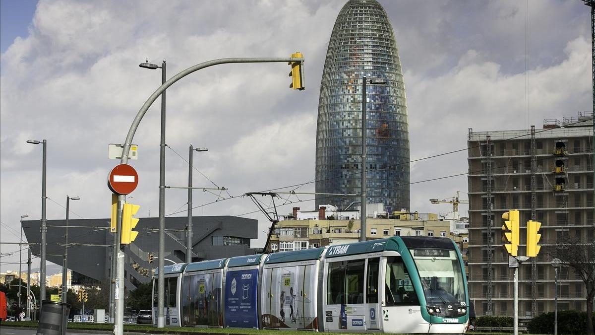 BARCELONA 15 12 2020  TRAM es el nom comercial del tramvia de Barcelona  i que fa servei dins de l  Area Metropolitana de Barcelona  conformat per sis linies en dues xarxes   Fotografia de JOAN CORTADELLAS