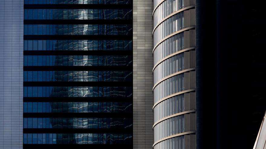 Archivo - Edificio de oficinas en el Cuatro Torres Business Area, en Madrid (España)