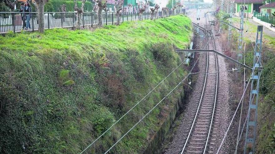 Transportes invierte 18 millones en trabajos en la línea de ancho métrico entre Cudillero y Pravia