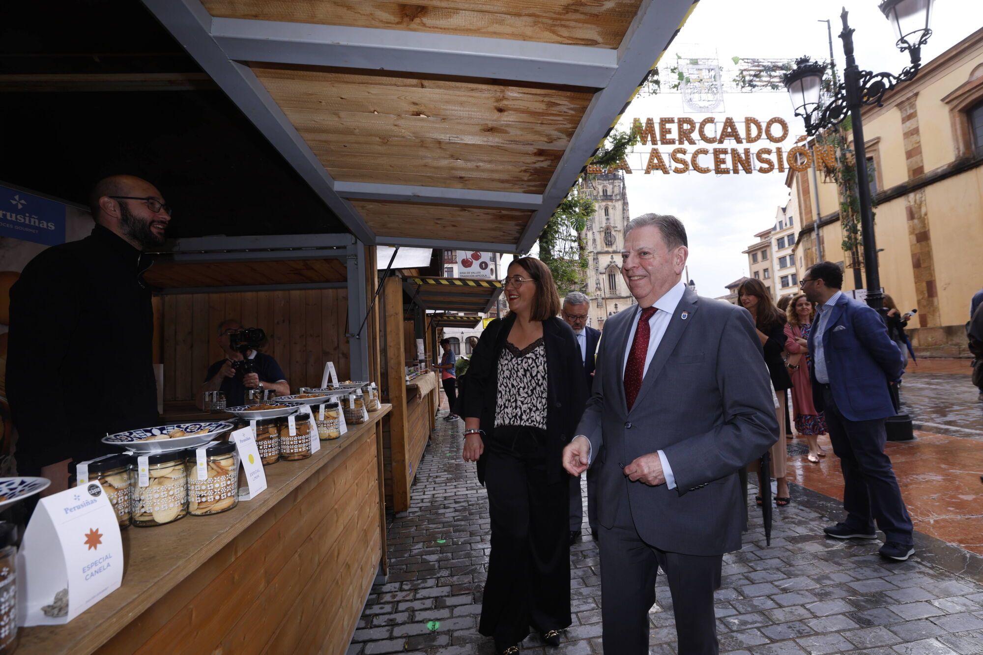 Apertura del mercadillo de la Ascensión y visita del alcalde