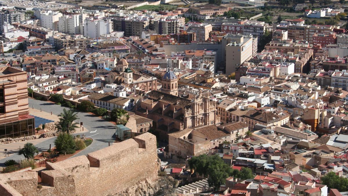 Panorámica del casco antiguo de la ciudad desde la Torre Alfonsina.