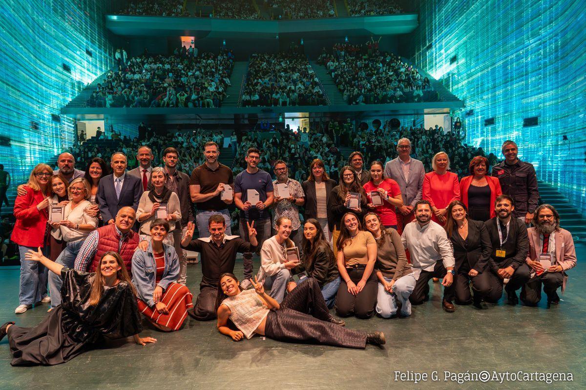 Foto de familia tras la gala de los Premios Mandarache