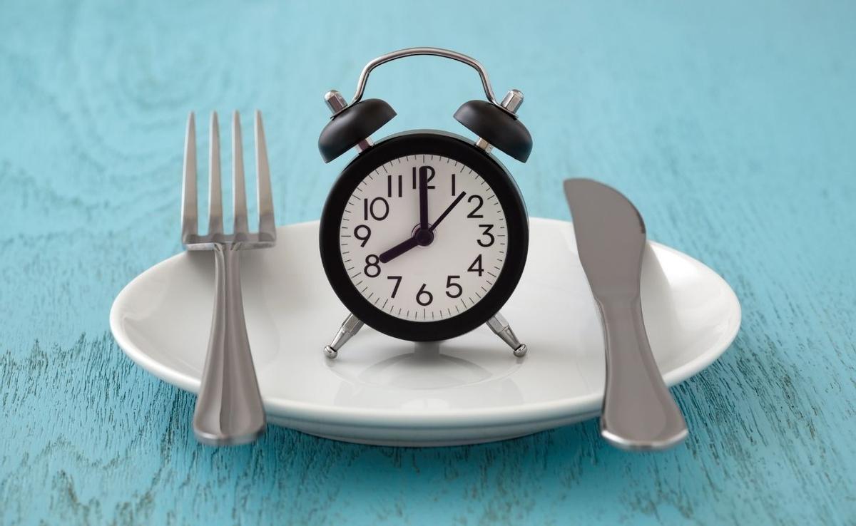 Dieta OMAD, Una Comida al Día: El Nuevo Estilo de Vida que Está Arrasando en la Pérdida de Peso