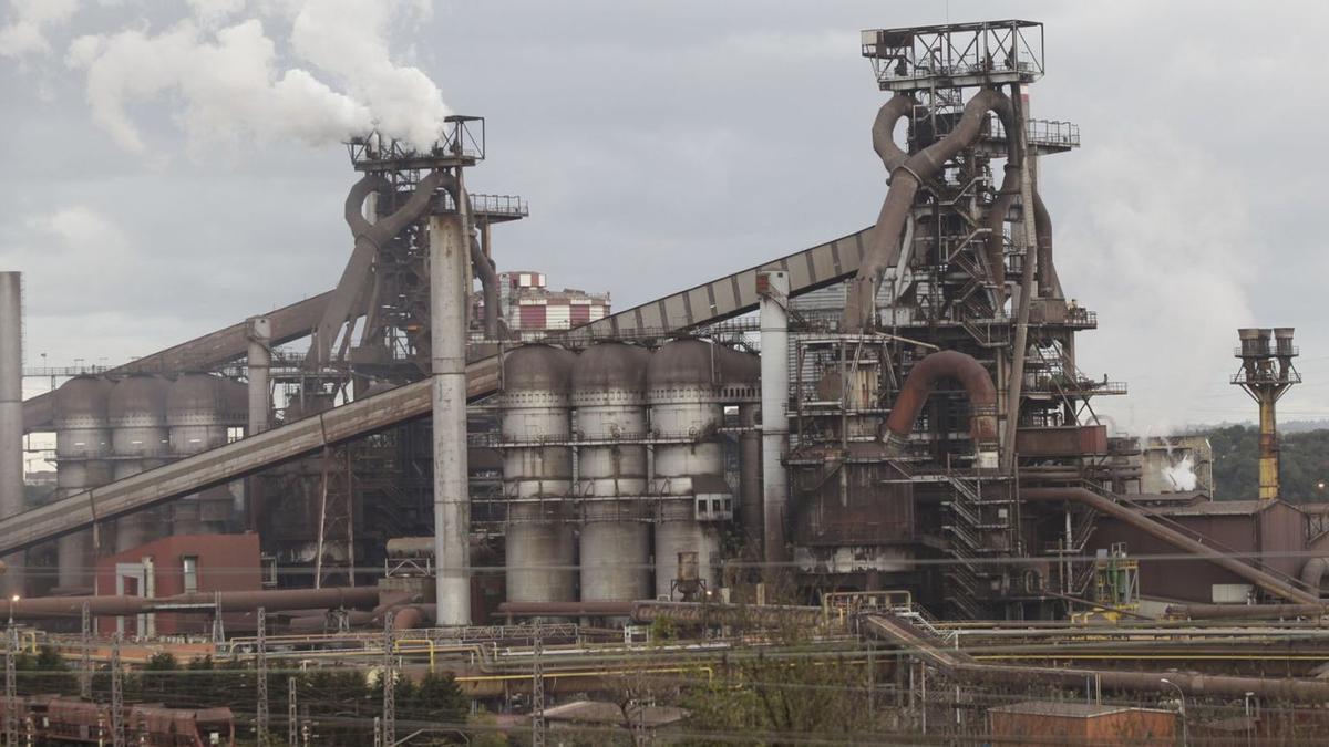 Los hornos altos de ArcelorMittal en Gijón.