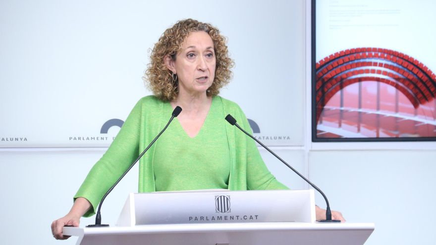 La portaveu d'ERC al Parlament, Ester Capella, oferint una roda de premsa