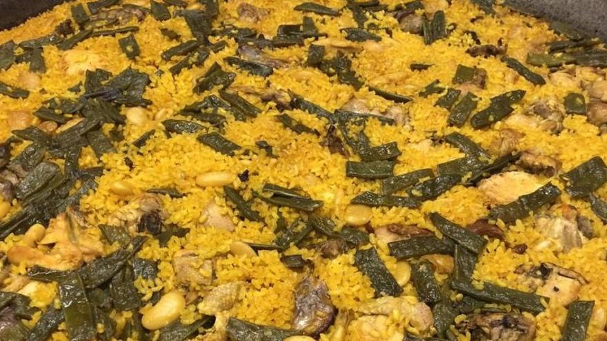 Paella gratis hoy en la plaza del ayuntamiento