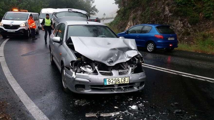 Los dos vehículos implicados en el accidente. // FdV