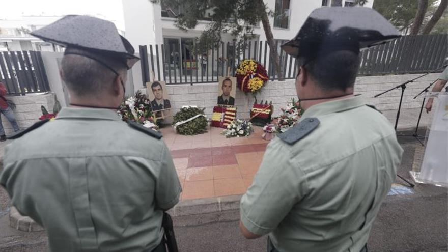 Calvià rinde homenaje a los dos guardia civiles asesinados por ETA hace 12 años