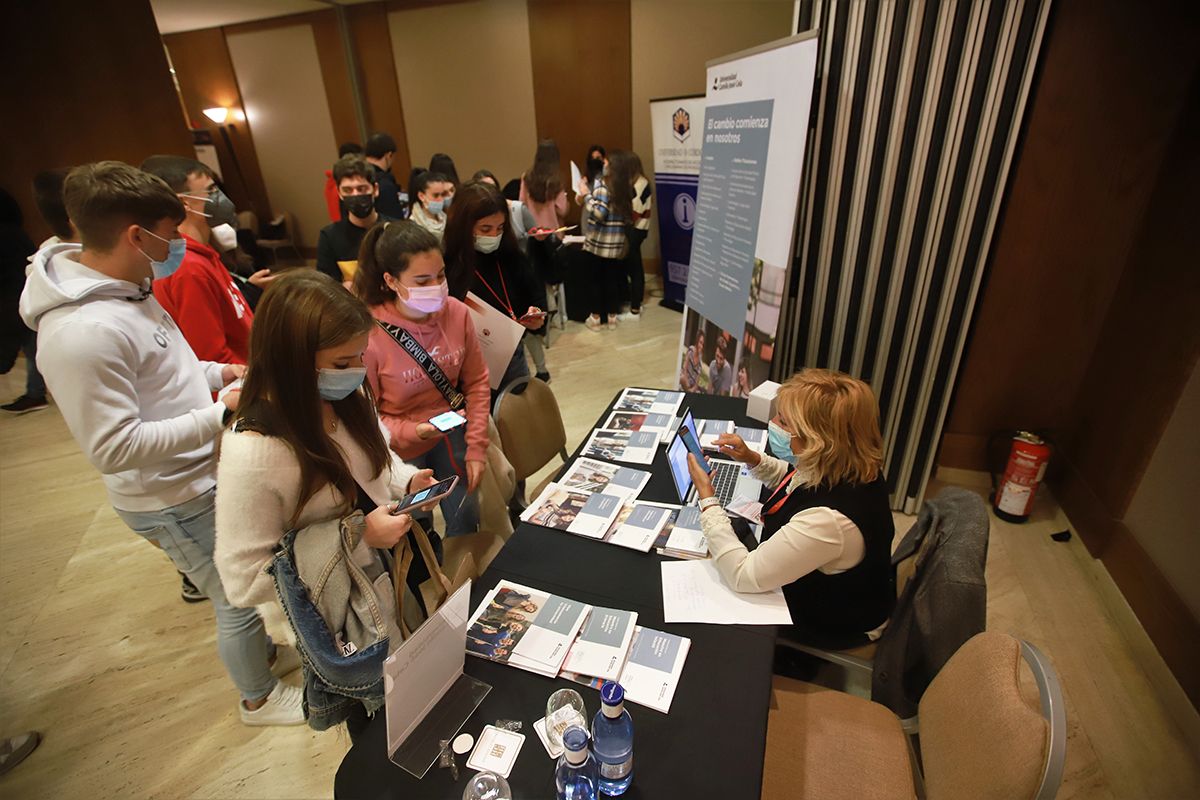 Unitour una feria para despejar las dudas de los estudiantes cordobeses