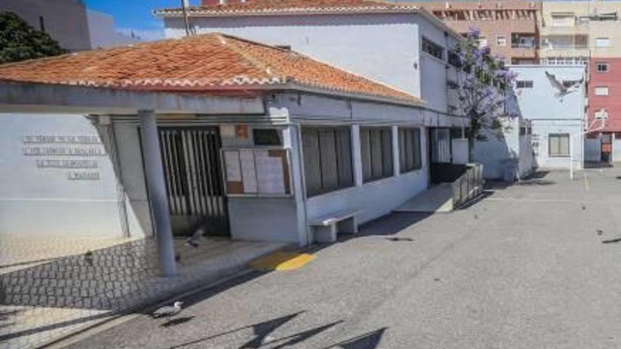 Un centro educativo de Torrevieja, en una imagen de archivo.