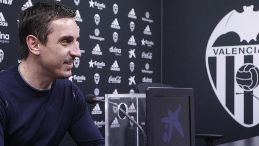 Neville &quot;Álvaro Negredo jugará porque lo merece&quot;