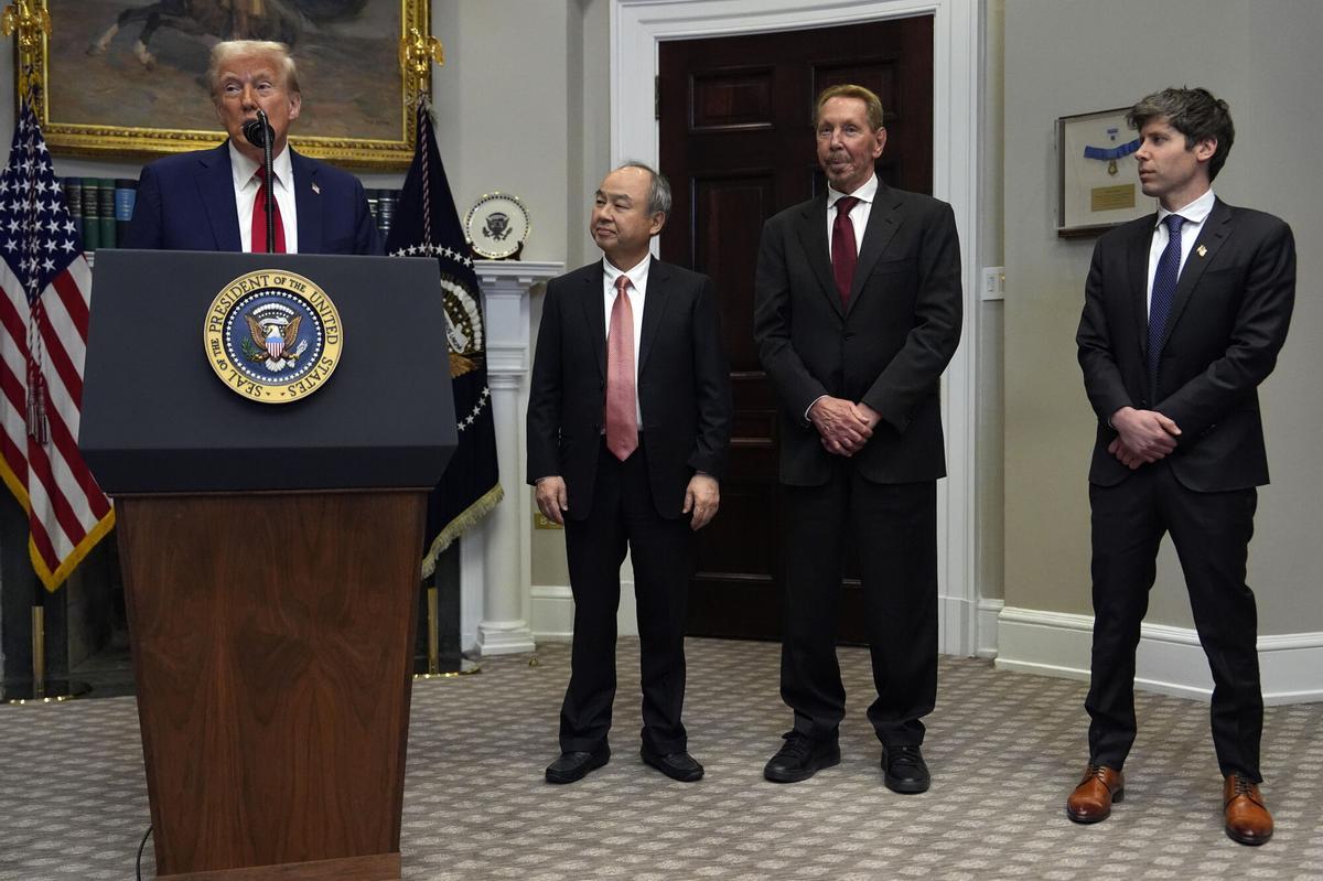 21 de enero de 2025, Washington DC. El presidente Donald Trump recibe en la Casa Blanca a empresarios clave en IA: Oracle - Larry Ellison - Softbank - y OpenAI - Sam Altman