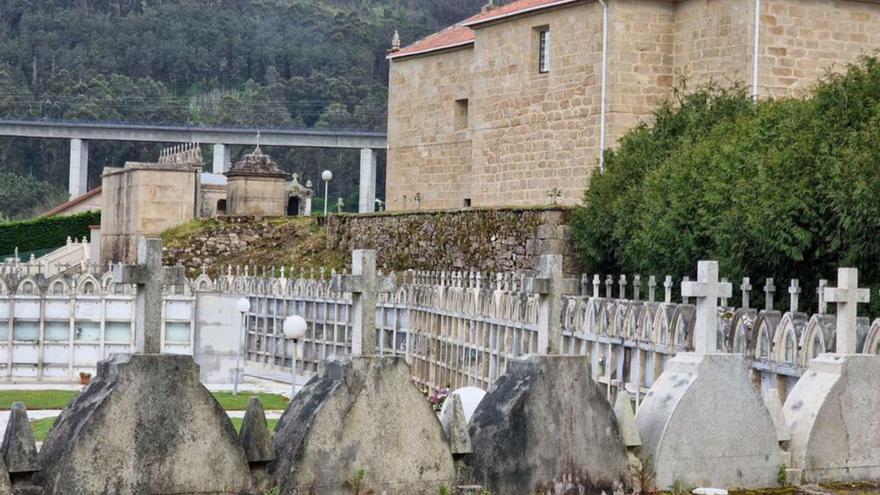 Nichos del cementerio de San Xían de Laíño / concello de dodro