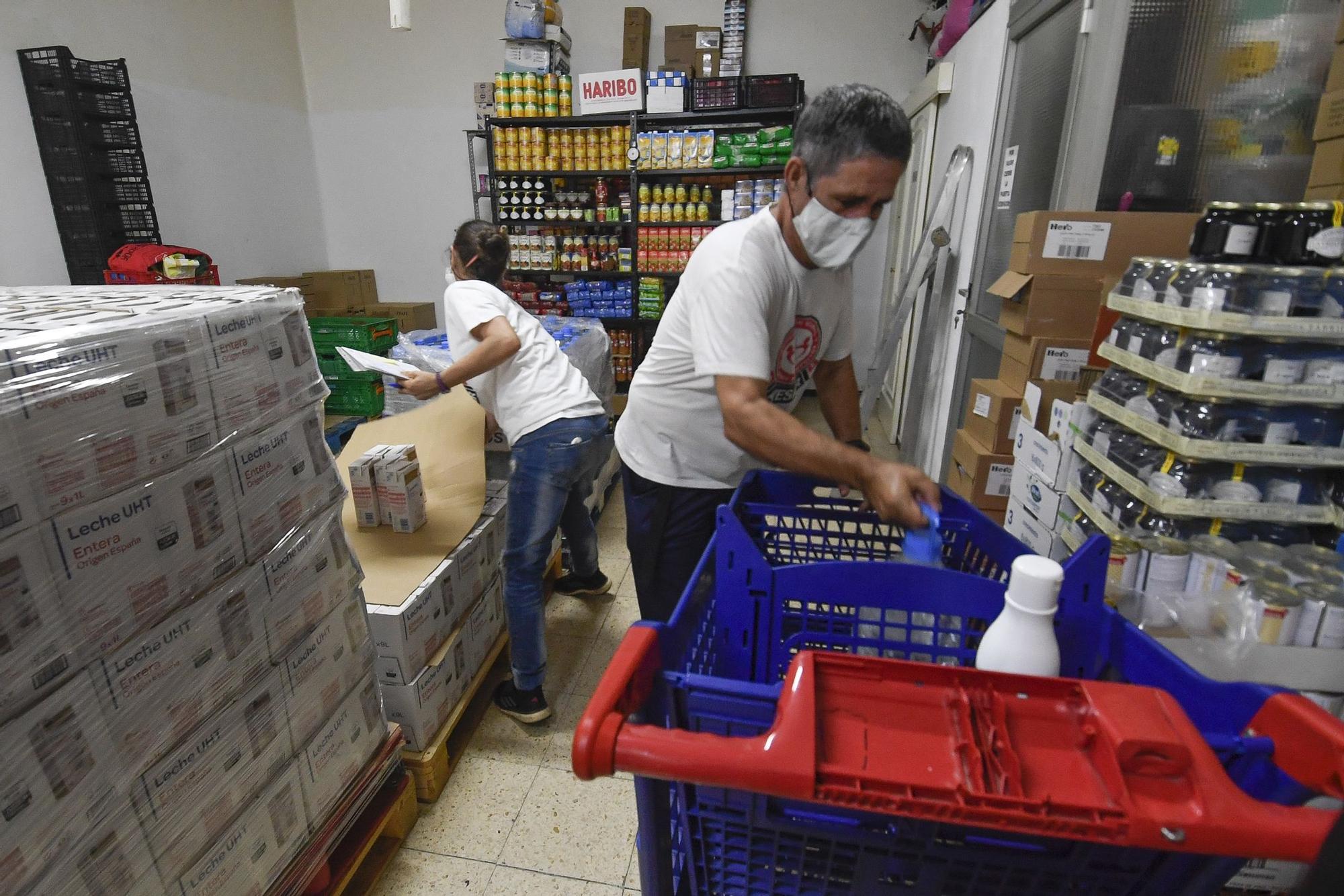 Avesar inicia una recogida de alimentos solidaria en Arenales