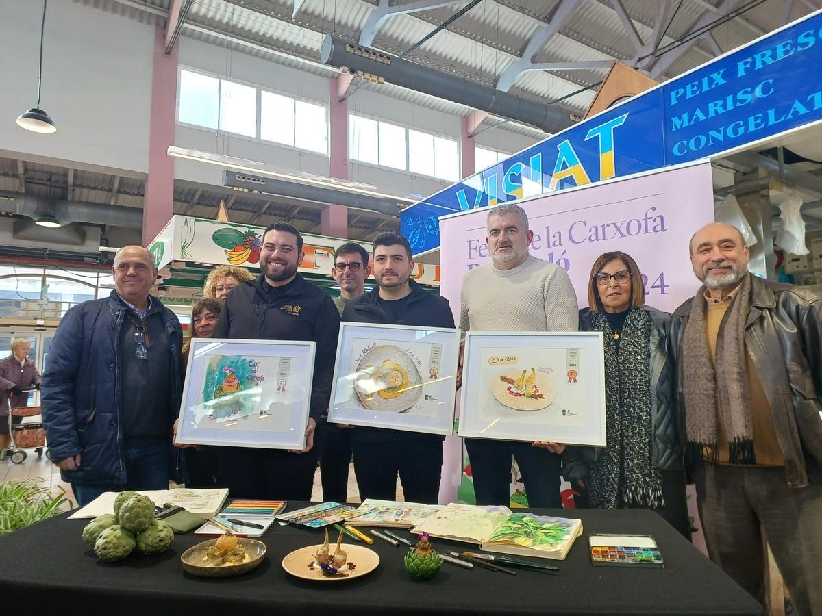 Foto de los tres restaurantes premiados, con el alcalde de Benicarló, Juanma Cerdá (i), entre otros.