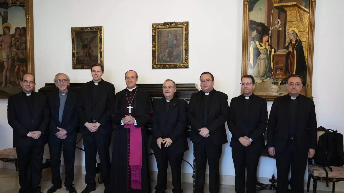 El obispo de Córdoba, Jesús Fernández, preside la toma de posesión del renovado Consejo Episcopal de la diócesis