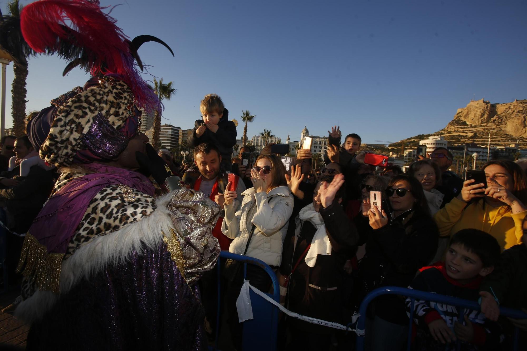 Así fue la última cabalgata de los Reyes Magos celebrada en Alicante en el 2020