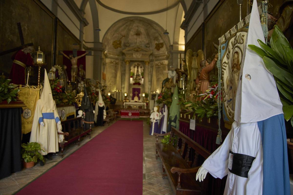 Un gironí recrea la processó de Girona amb figures de paper