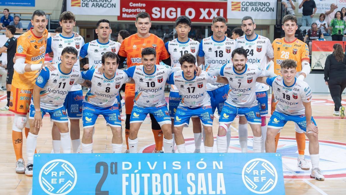 La plantilla del Wanapix, antes de un partido esta temporada.