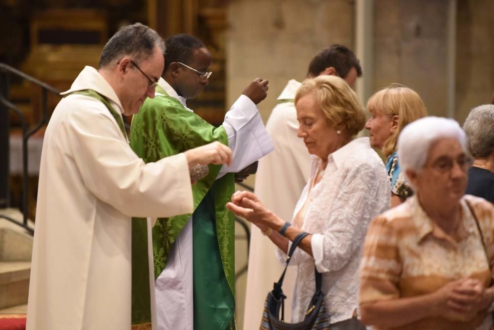 El ruandès Jean Hakolimana (mossèn Joan) oficialitza la seva primera missa com a rector de la Seu de Manresa